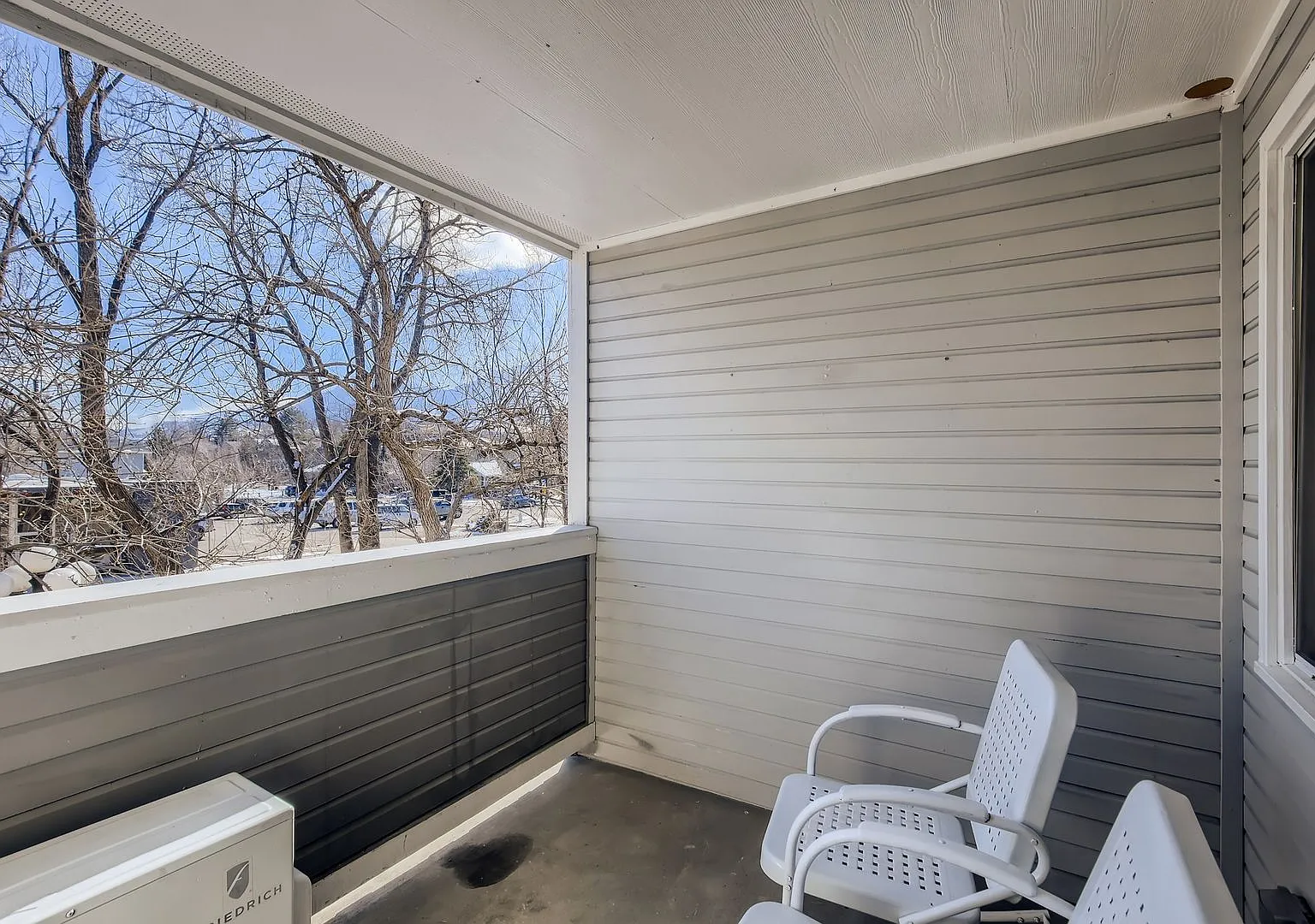 Lovely Pearl St. Condo 1 BDR/1 BA Downtown Boulder — Photo 4
