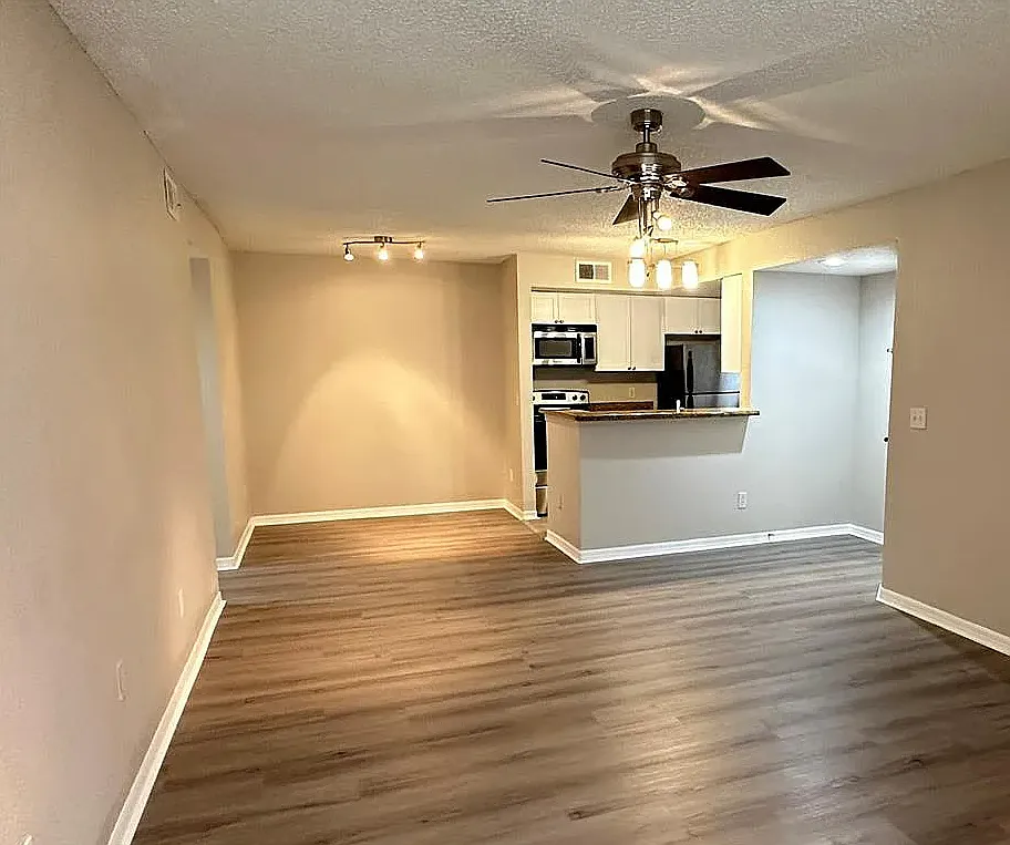 5168 Conroy Road Unit. 1612 - 1 — Photo 2