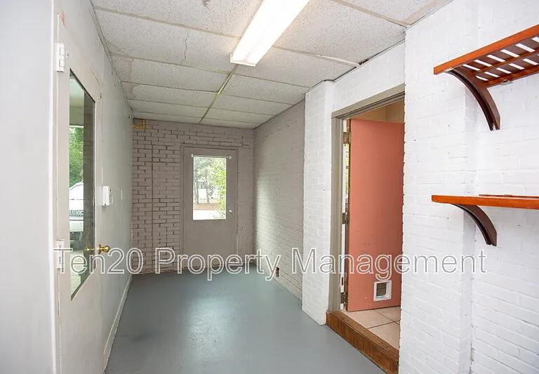 1706 Wells Dr — Photo 19