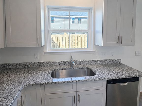 4th image of 96 Beaumont Dr #1