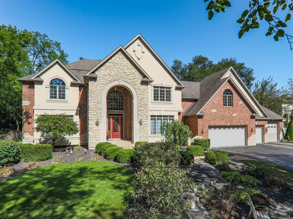 210 79th St, Willowbrook, IL 60527