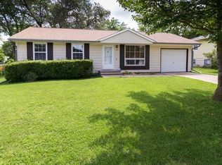 3104 SW Crest Dr, Topeka, KS 66614