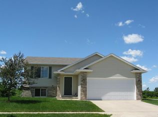 5343 Castleview Dr NW, Rochester, MN 55901
