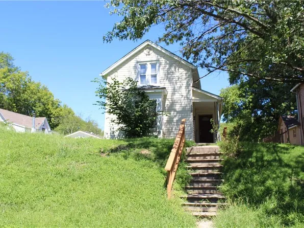 516 Linn St, Leavenworth, KS 66048