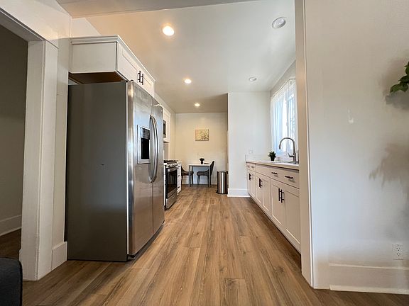 5th image of 601 W 41st St #601