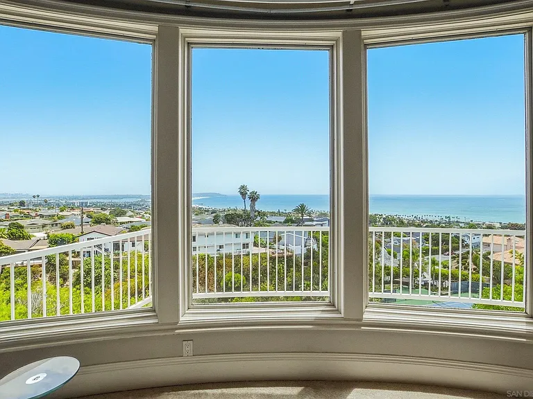 1011 Avenida Amantea — Photo 43