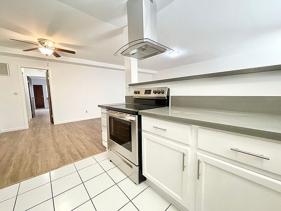 3rd image of 17348 Burbank Blvd #1