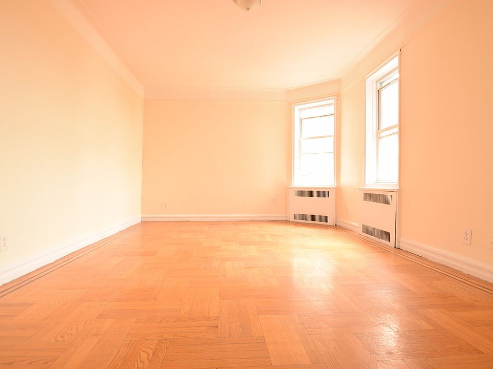 2nd image of 707 Beverley Rd APT 3A