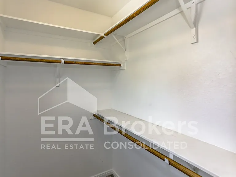 909 Clanton Cv — Photo 16