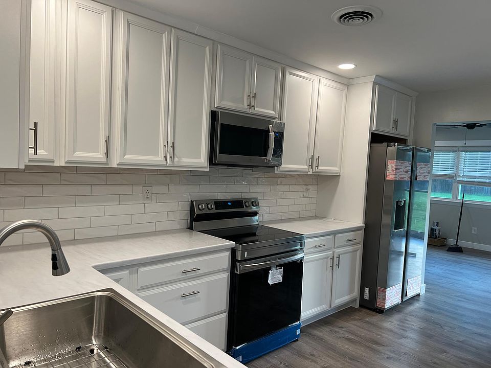 1st image of 1823 S Streamline Dr