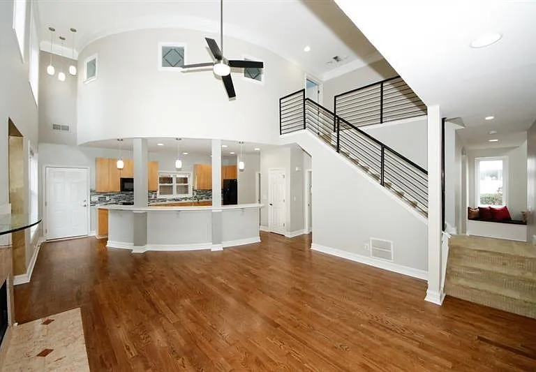 1354 Brookhaven Village Cir NE — Photo 4