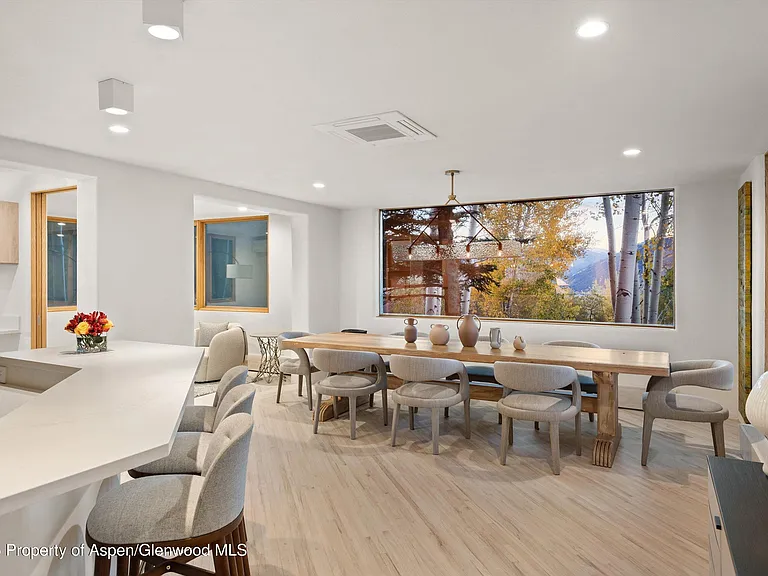 699 Eppley Dr — Photo 11