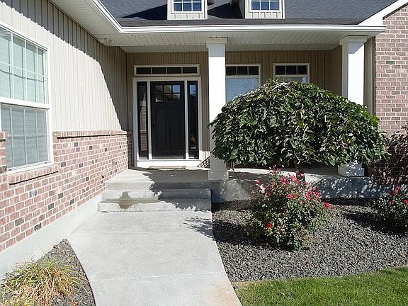 5th image of 2055 Irene Ln