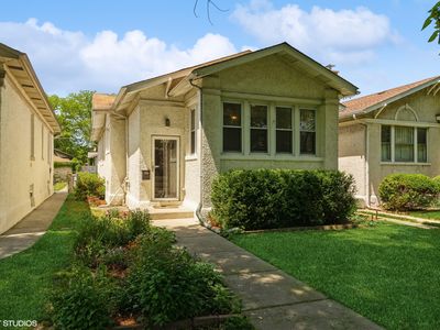 6228 N Campbell Ave, Chicago, IL, 60659