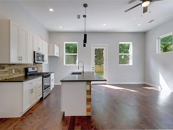5th image of 6405 Chesterfield Ave #B