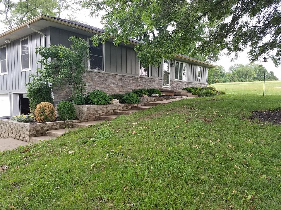 Front Entry / Side Garage