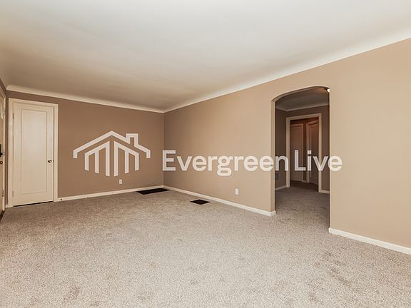 4th image of 240 Castlewood Ave