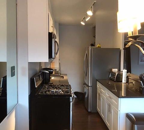 4th image of 1300 S Arlington Ridge Rd APT 206