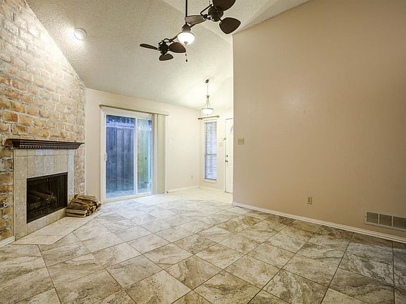 4th image of 913 Haverstraw Pl