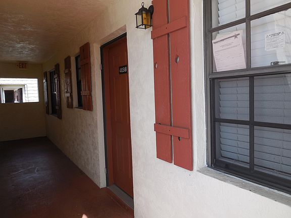2nd image of 4698 Oak Terrace Dr