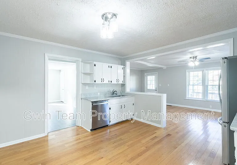 4715 S Lee St — Photo 12