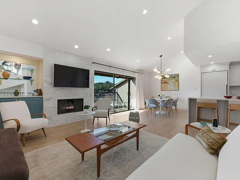 1821 Westlake Dr #105 — Photo 6