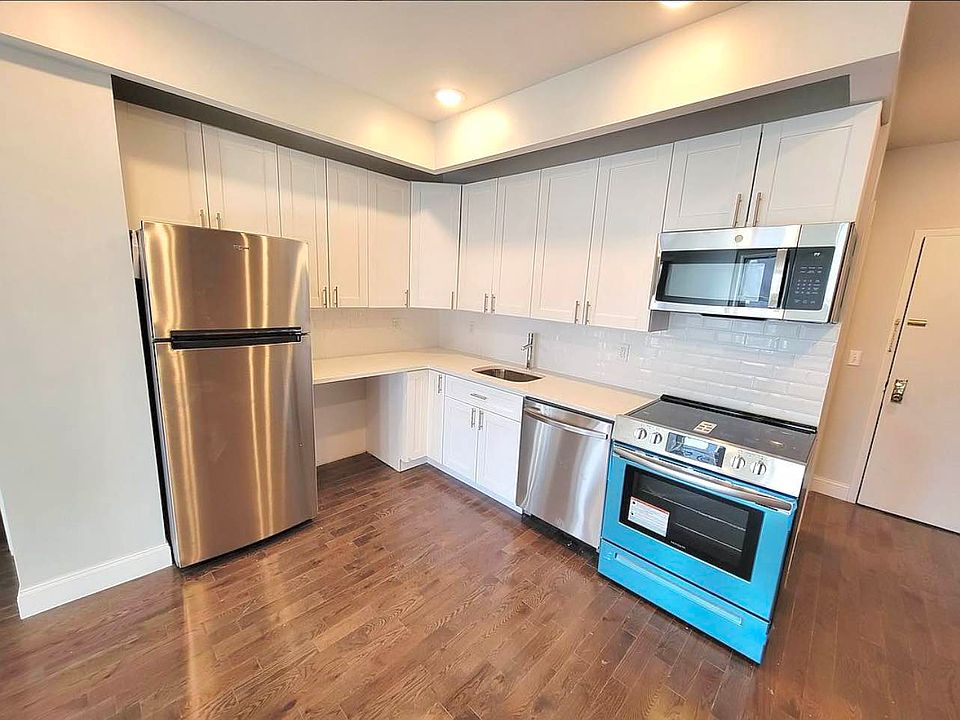 1st image of 184 Nagle Ave #2L