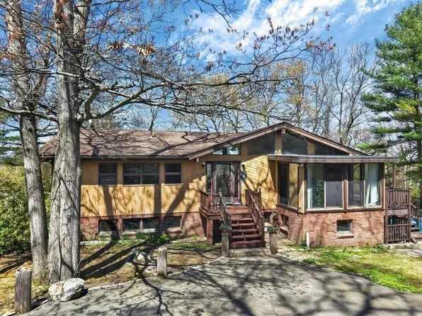38 Gaudette Dr, Fall River, MA 02721