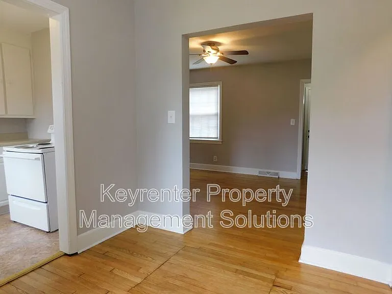 325 James Ave — Photo 14