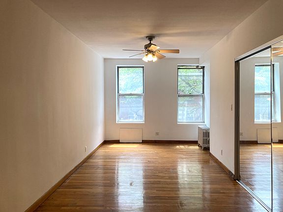 5th image of 407 W 54th St Unit 3E