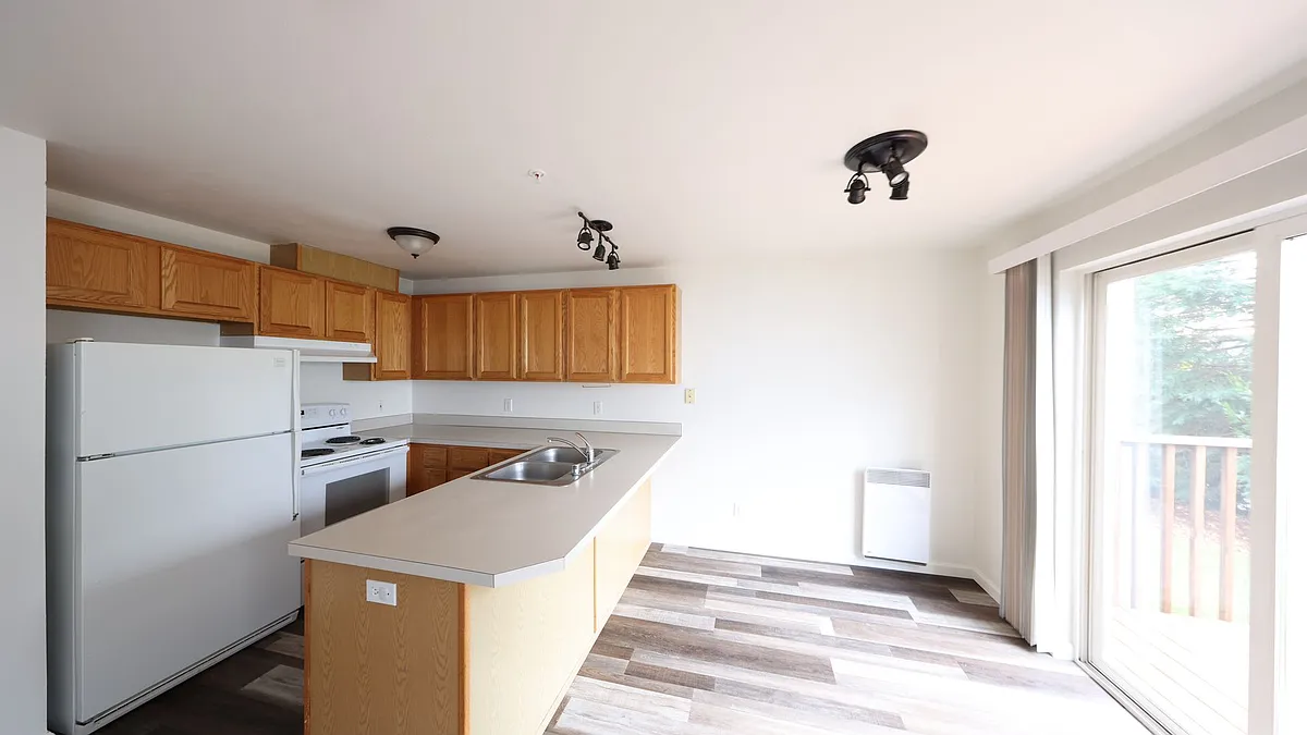 Building Photo - EagleIsland-OakHarbor434 