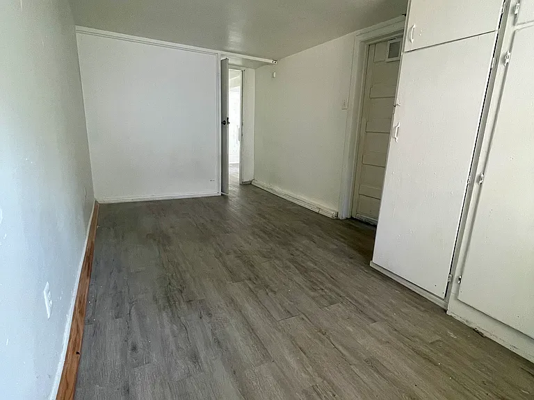 1210 SW 23rd St #1 — Photo 6