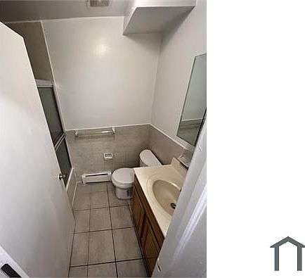 3rd image of 2073 Vyse Ave Floor 1