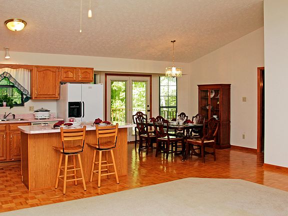 3rd image of 10019 Pitch Pine Dr
