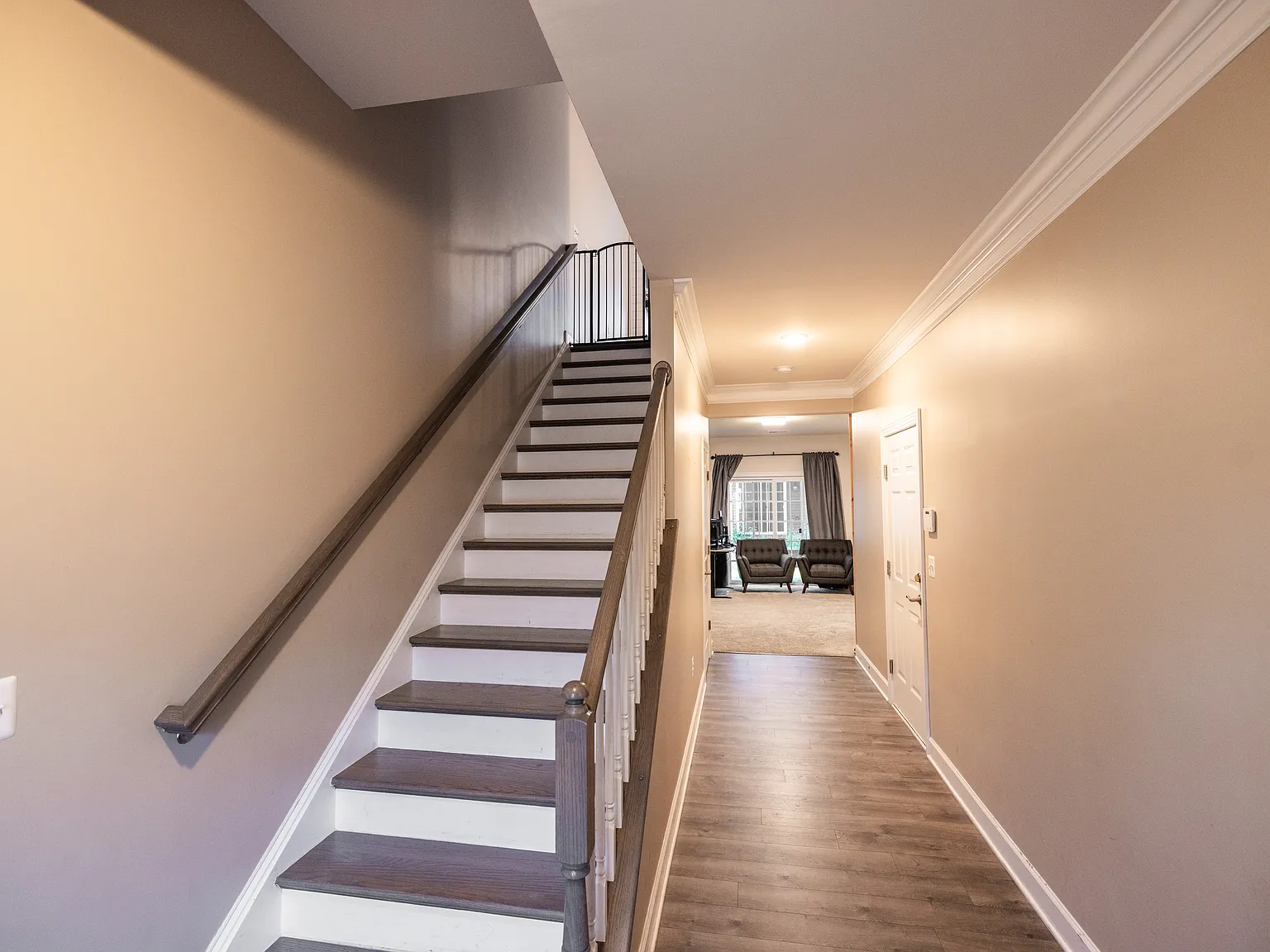 3 bed, 3.5 bath, 2133 sqft, $3,050 — Photo 4