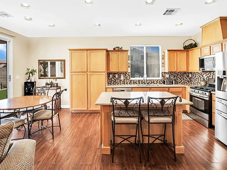 668 Sunrise Lake Pl — Photo 20