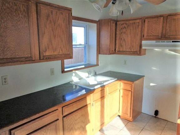 4th image of 419 E Ward St
