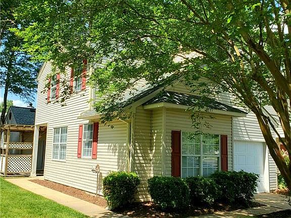 2nd image of 1271 Lake Dr