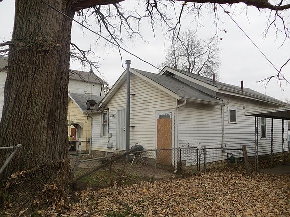 2nd image of 2242 Union Ave