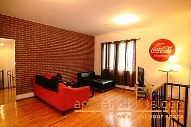 Rented by aptsandlofts.com