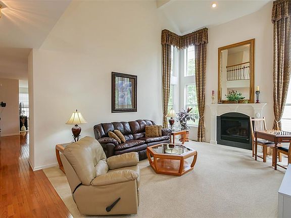 3rd image of 118 Kensington Dr