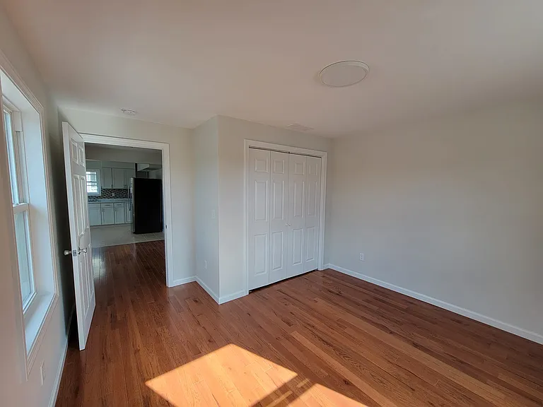170 Farmington Ave #2 — Photo 29