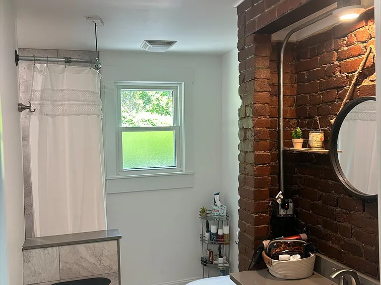 4455 Gladstone St — Photo 9