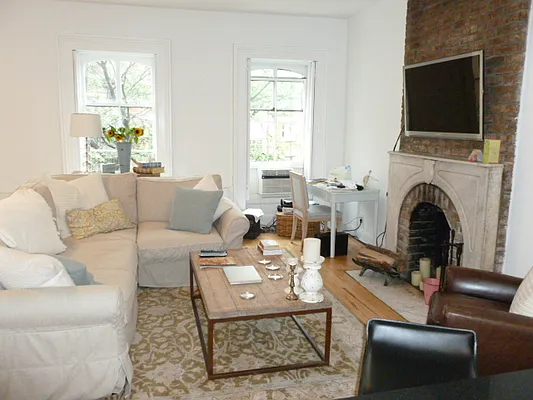 Rented by M.Woods & Associates | media 8