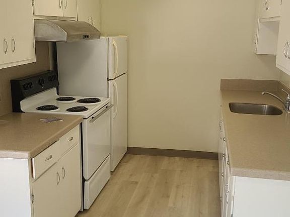 5th image of 1526 Stokes St