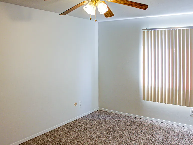 Marianne Manor Apartments — Photo 18
