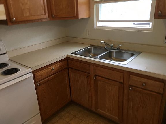 2nd image of 2125 Kenyon St