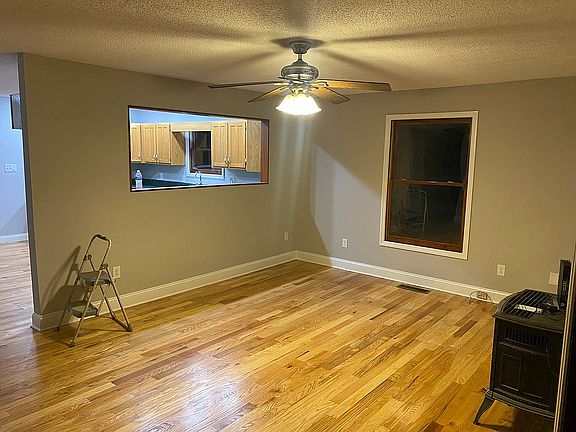 4th image of 575 Snowy Ln
