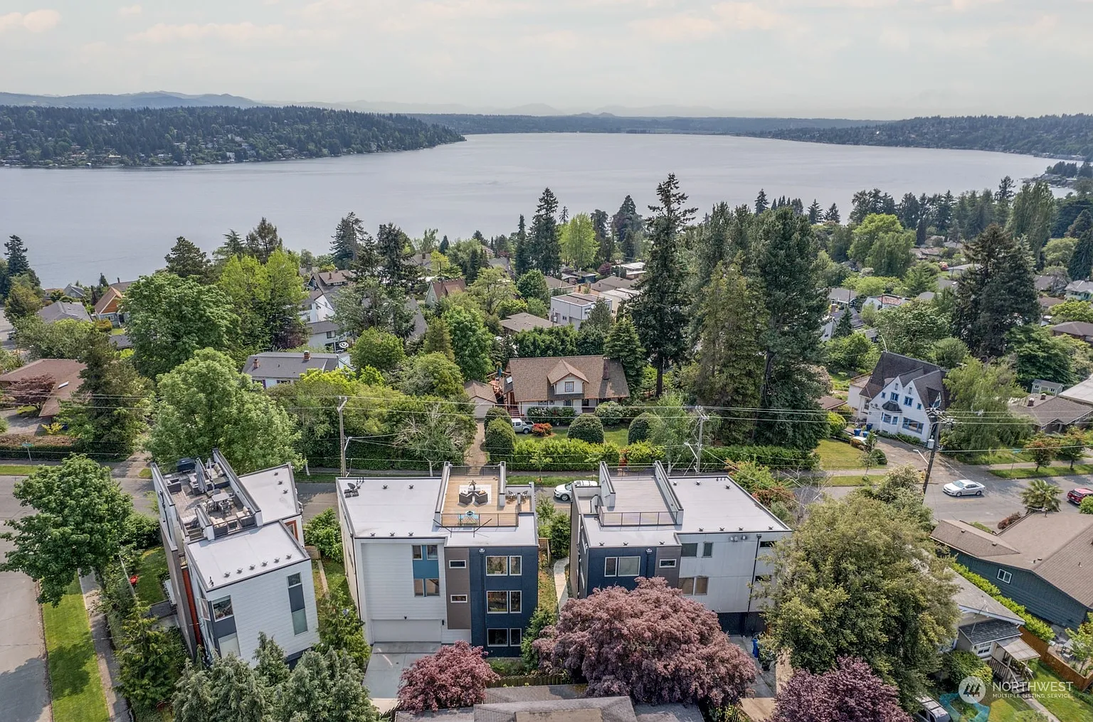 6907 Seward Park Avenue S photo 1