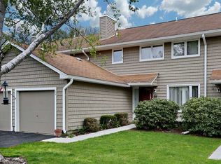 11 Parsons Ct, Mahwah, NJ 07430